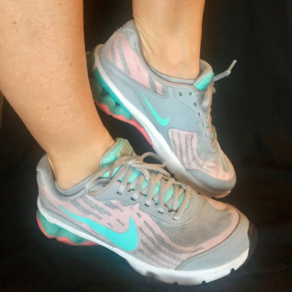 Nike Reax Run 9 Womens Sneaker Running Shoe
